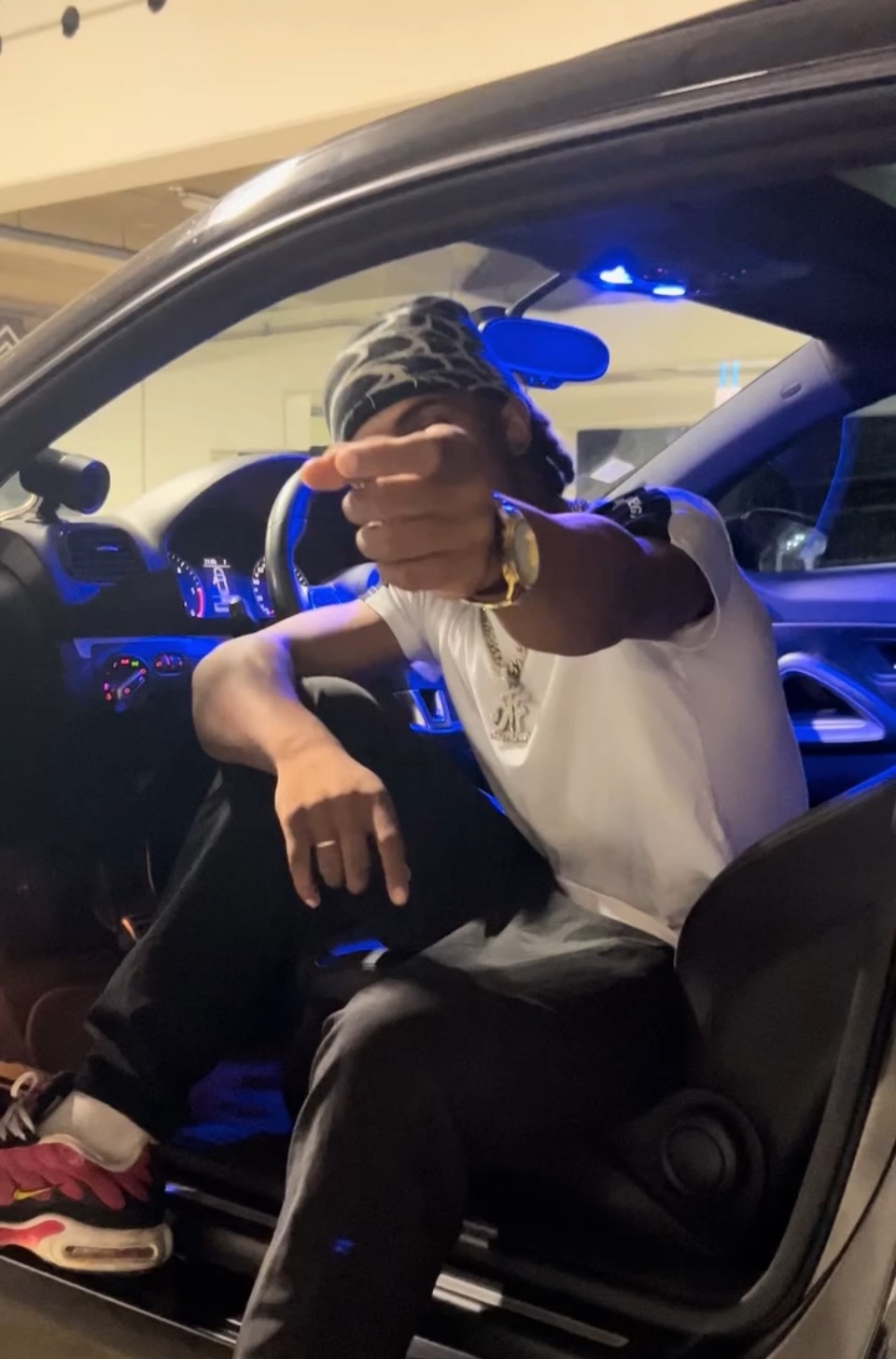 Profil de Mino, 20 ans, annonces sex à Coudun