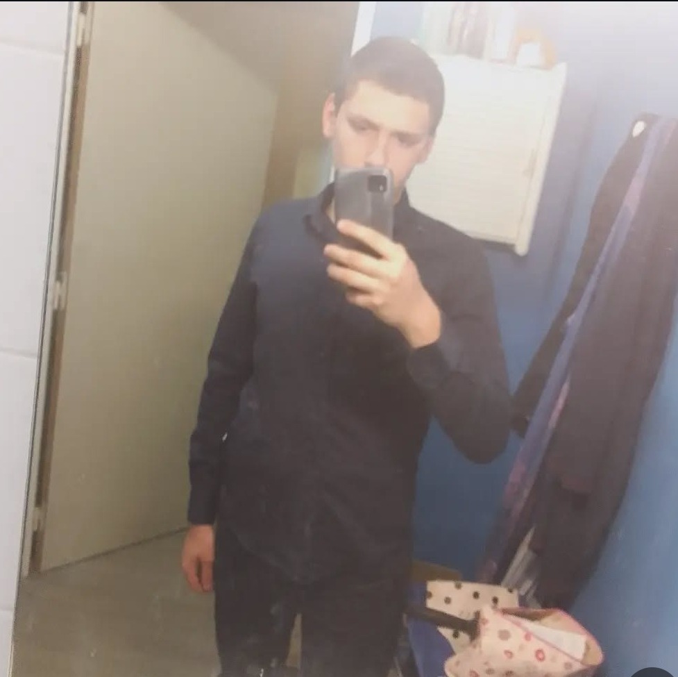 Profil de Yakin, 21 ans, annonces sex à Bellon