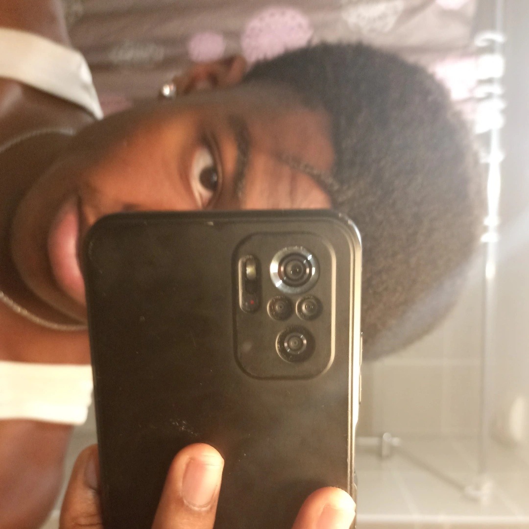 Profil de Aadil, 19 ans, annonces sex à Deviat