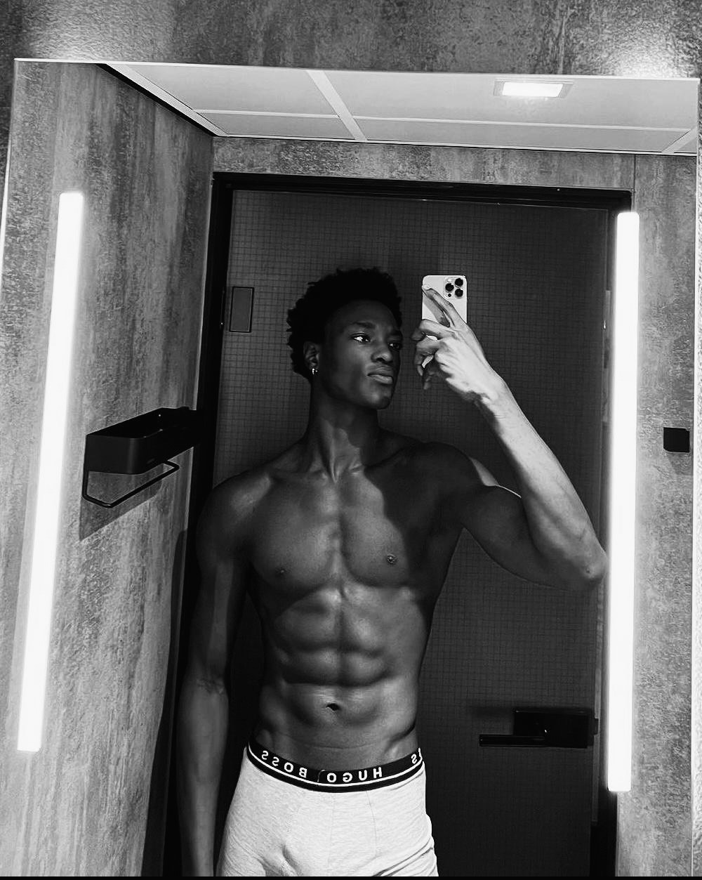 Profil de Taieb, 28 ans, annonces sex à Juillac