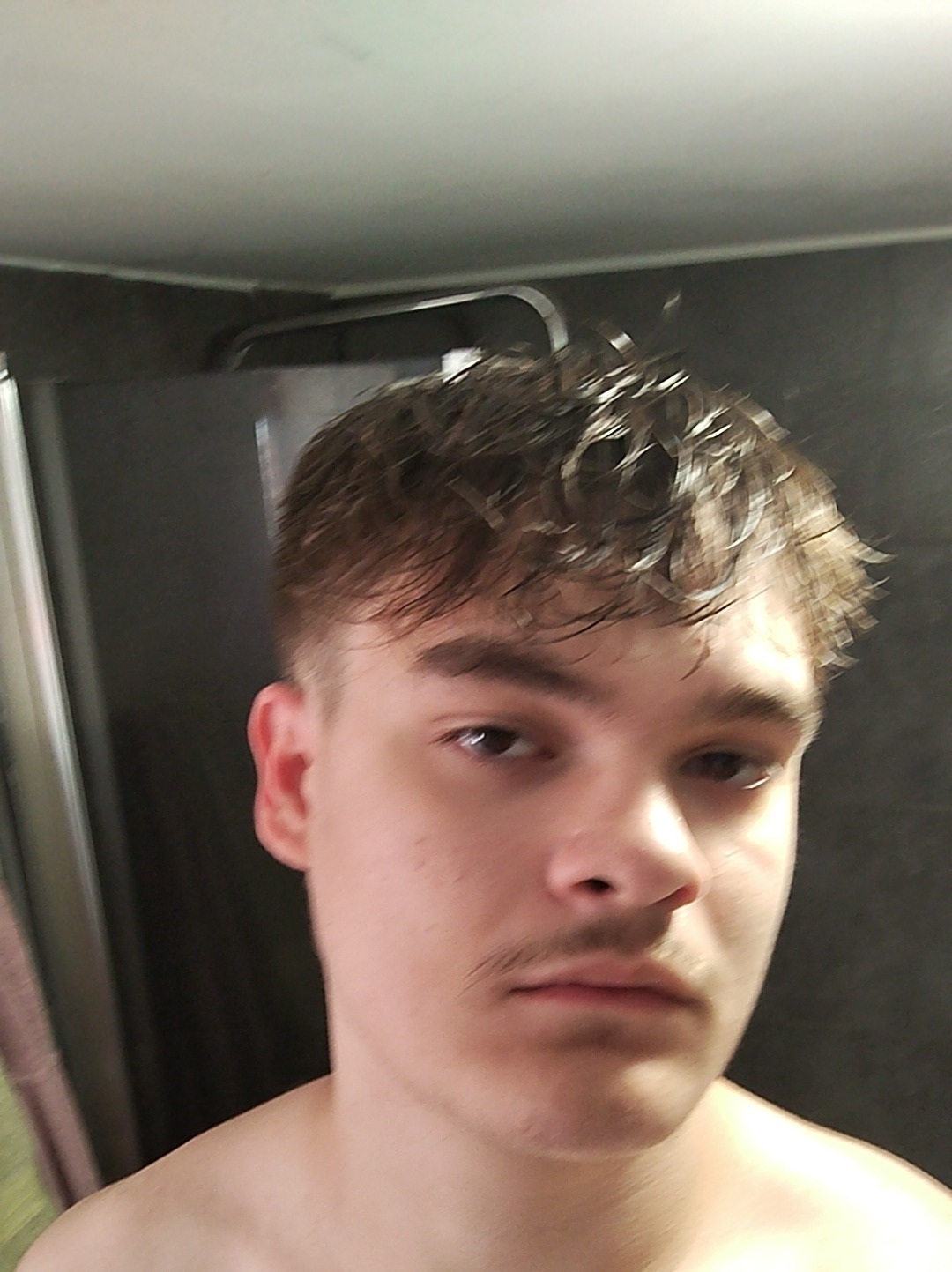 Profil de Pieter, 19 ans, annonces sex à Noyal-sous-Bazouges