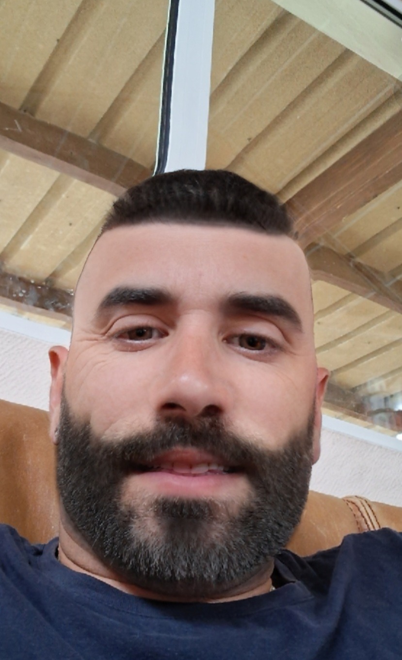 Profil de Erdi, 40 ans, annonces sex à Vaudancourt