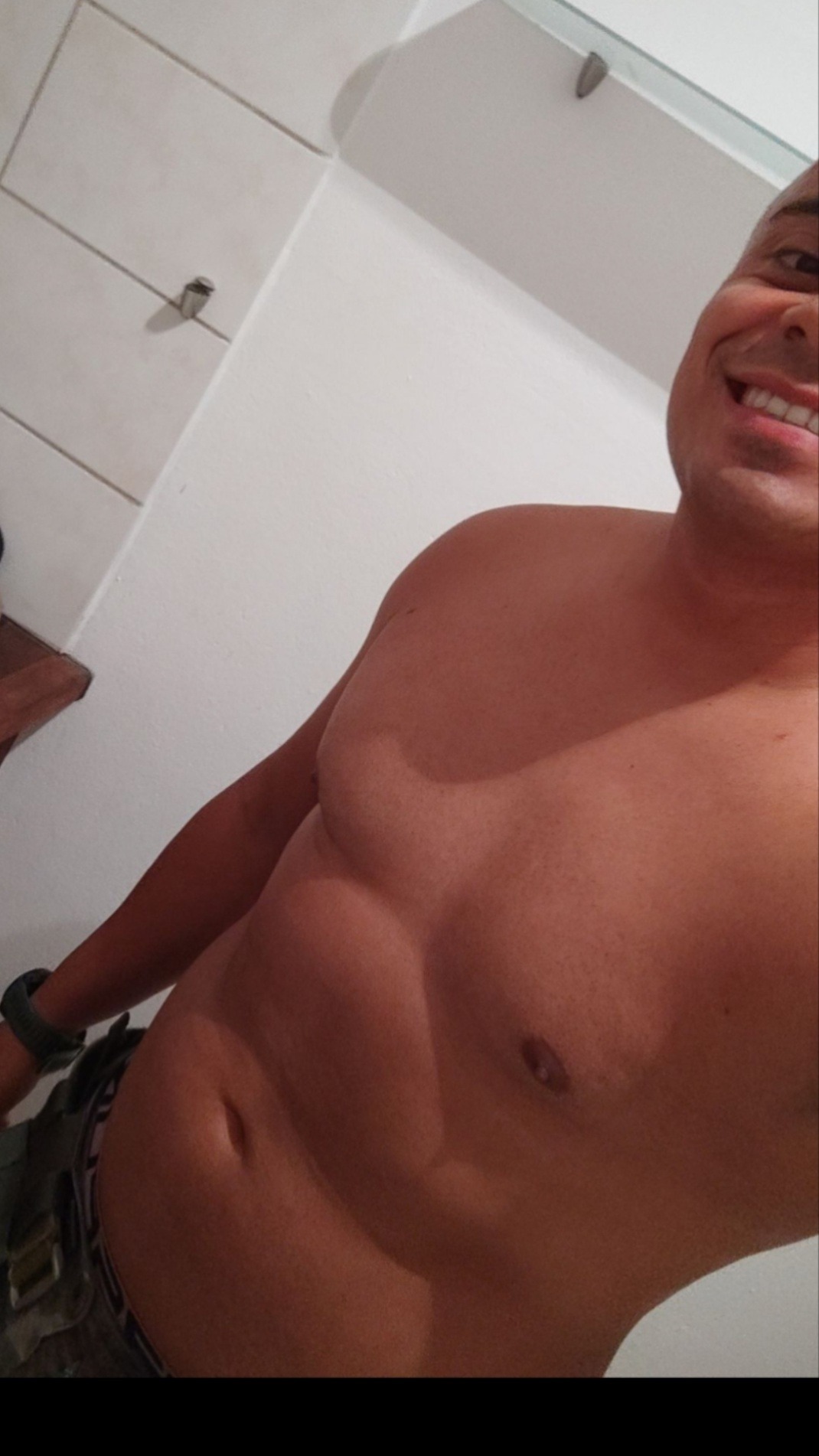 Profil de Roni, 29 ans, annonces sex à Morienval