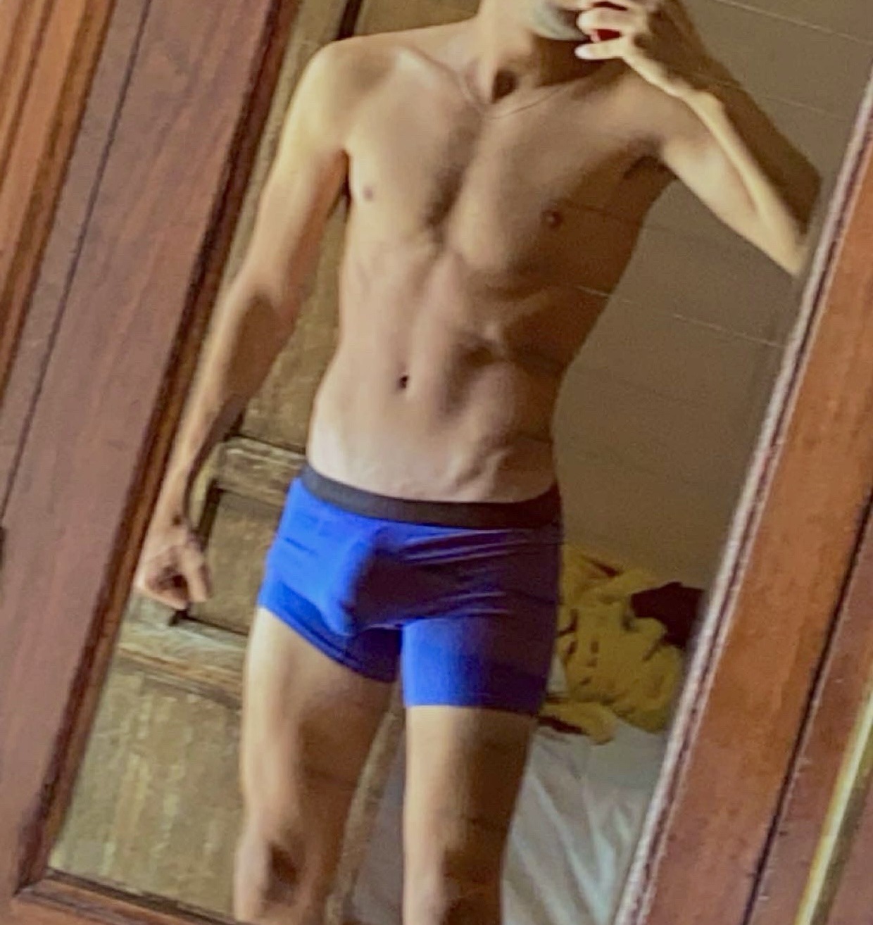 Profil de Rhaled, 26 ans, annonces sex à Projan