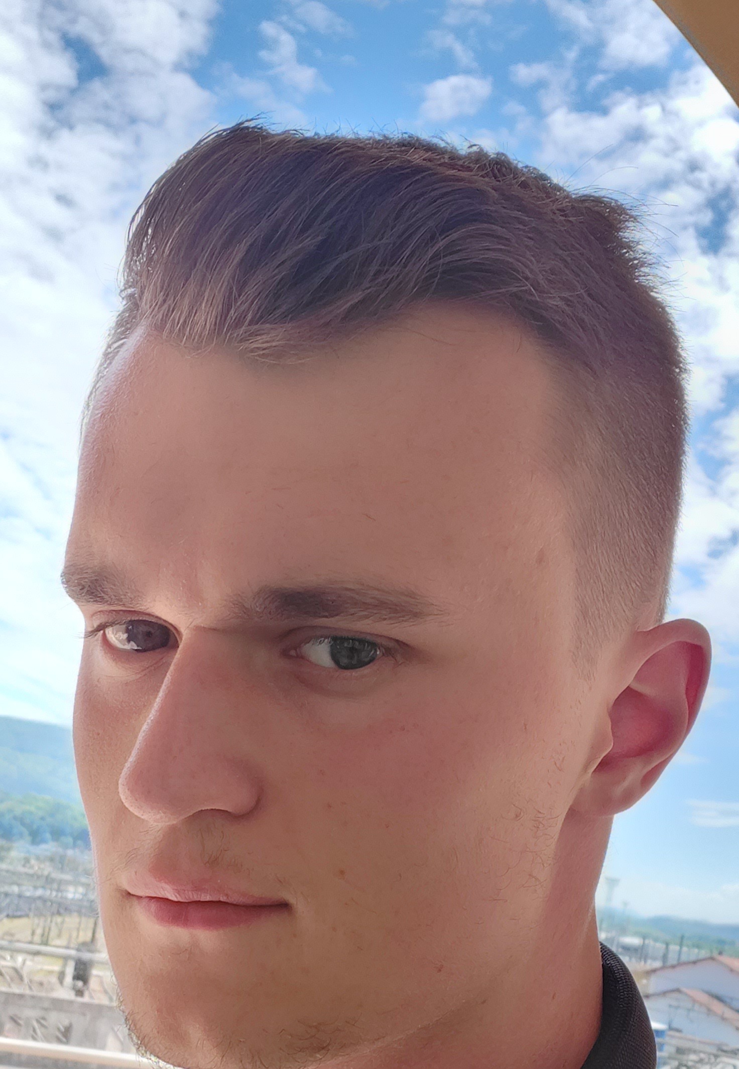 Profil de Clinton, 25 ans, annonces sex à LaPernelle