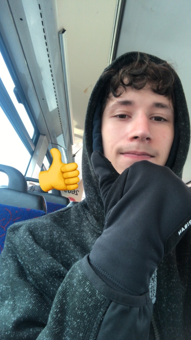 Profil de Arsenio, 20 ans, annonces sex à Chantilly