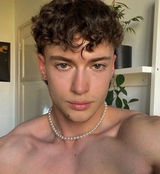 Profil de Aimery, 24 ans, annonces sex à Rognon