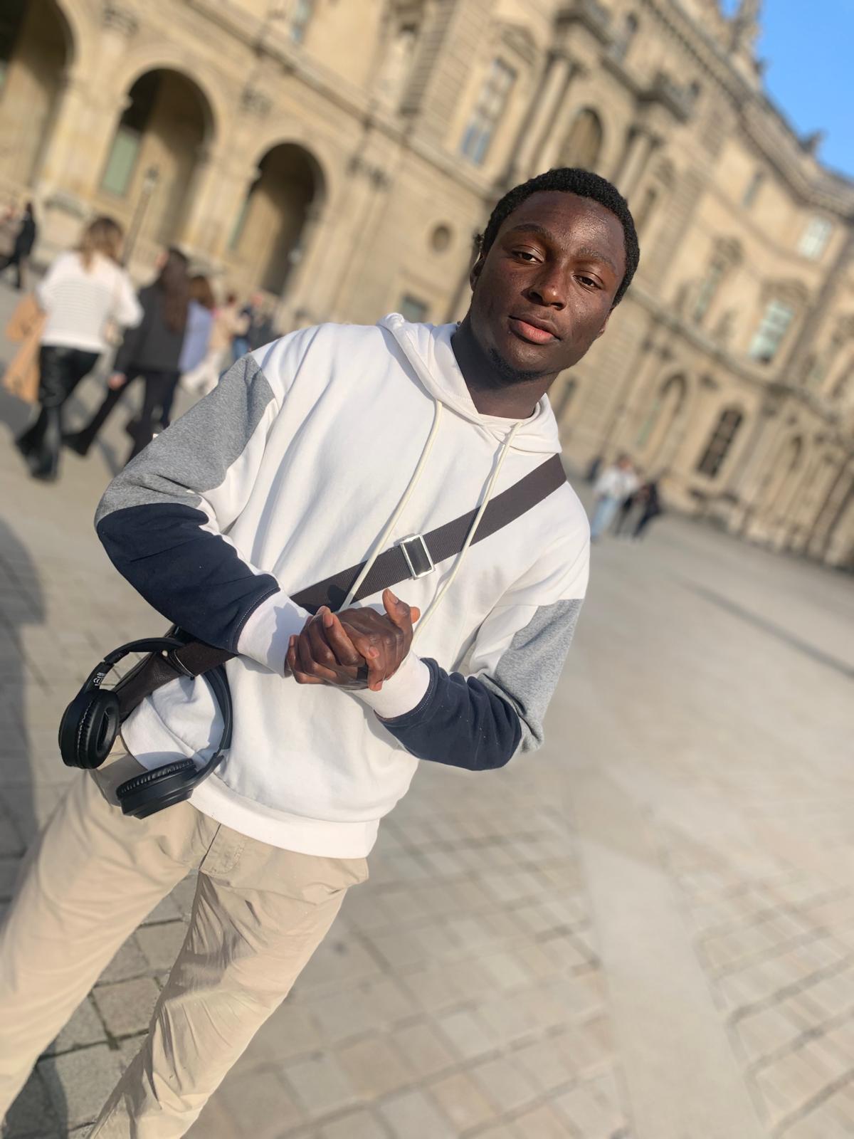 Profil de Akiva, 21 ans, annonces sex à Versigny