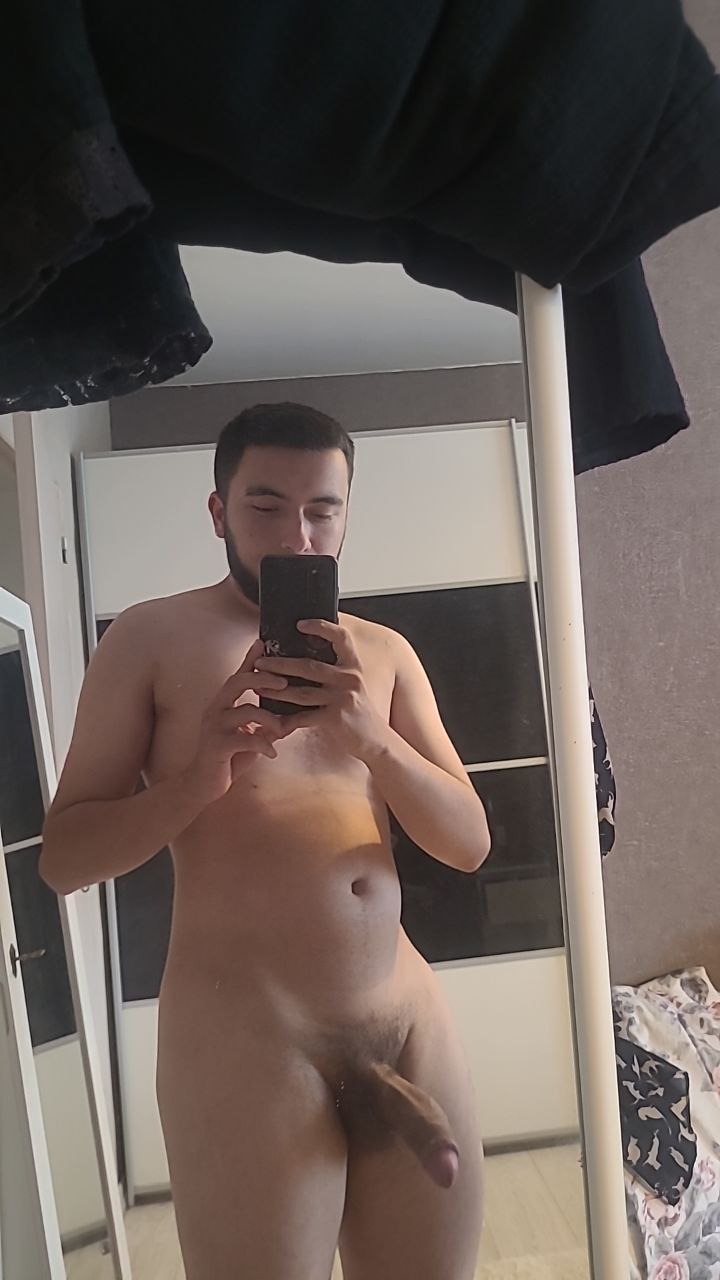 Profil de Cyriac, 22 ans, annonces sex à Noards