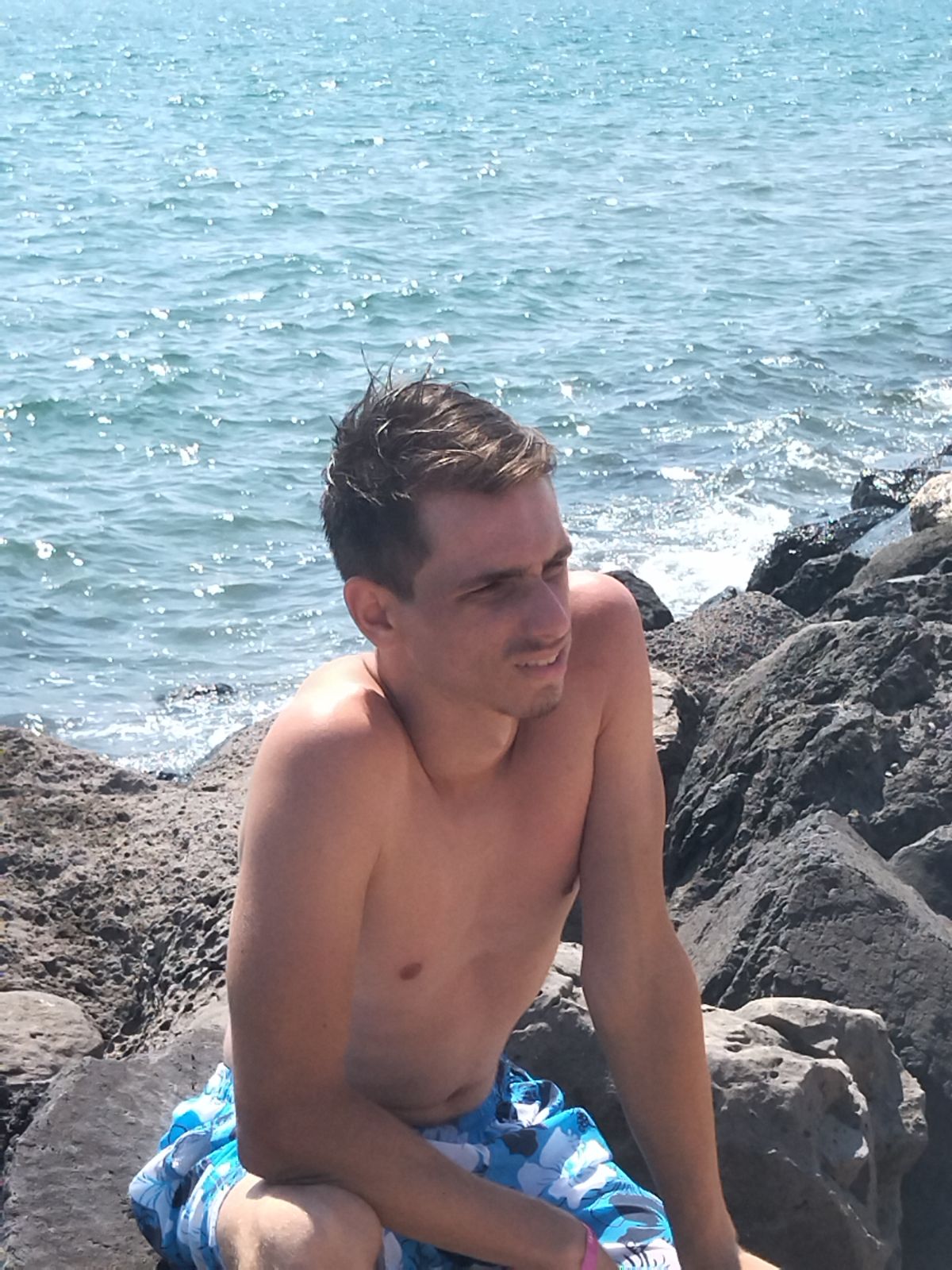 Profil de Lenaik, 20 ans, annonces sex à Poncin