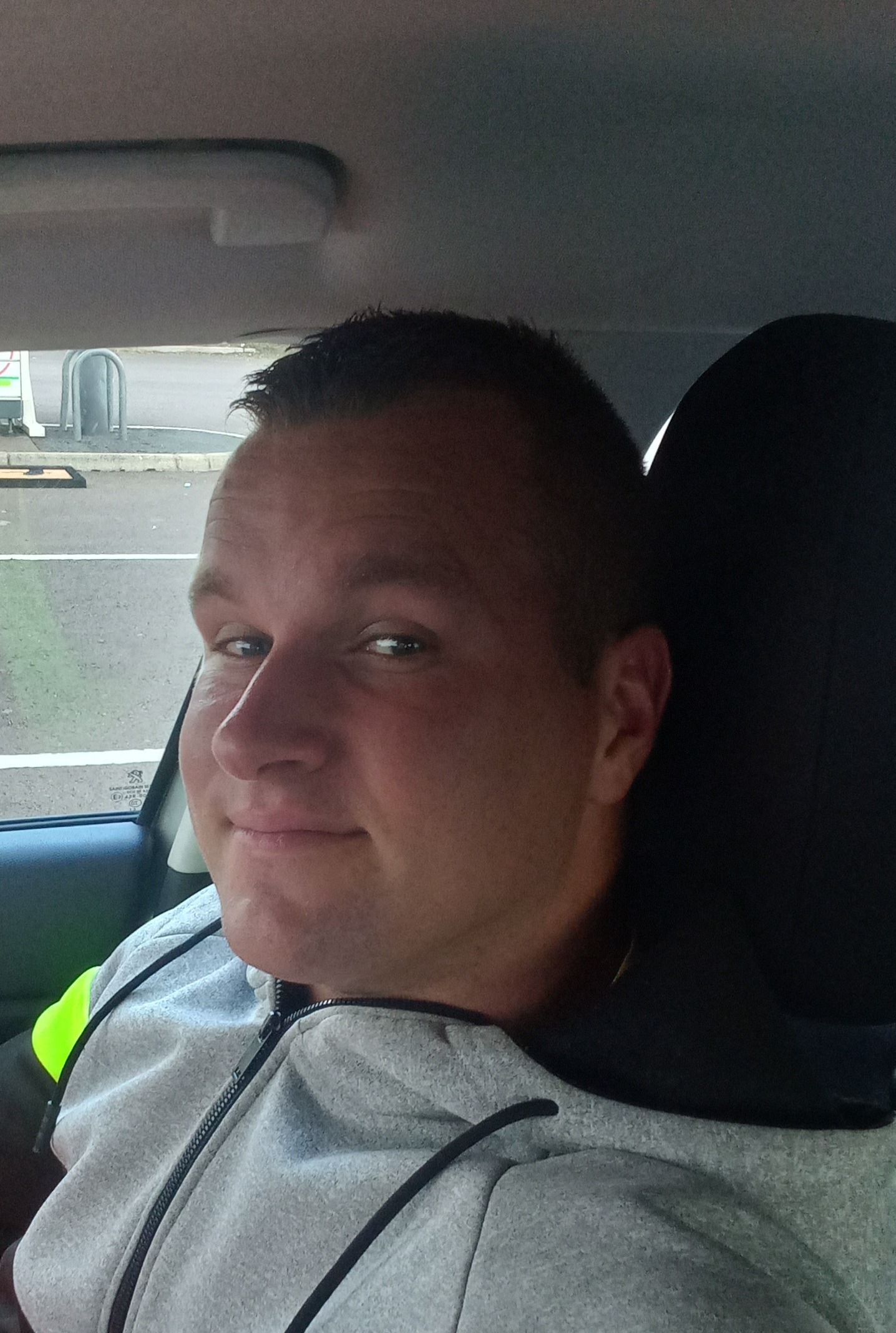 Profil de Amory, 27 ans, annonces sex à Mantilly