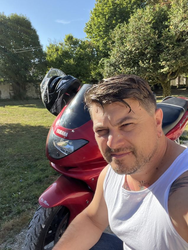 Profil de Marcos, 45 ans, annonces sex à Pierrefonds