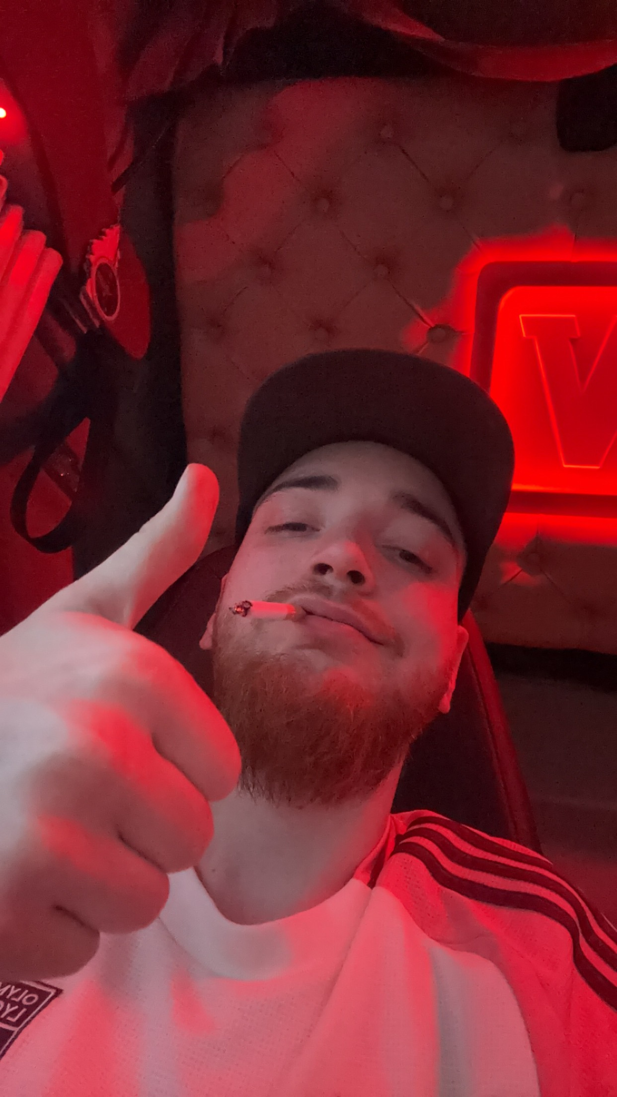 Profil de Elvir, 27 ans, annonces sex à Châtel-Gérard