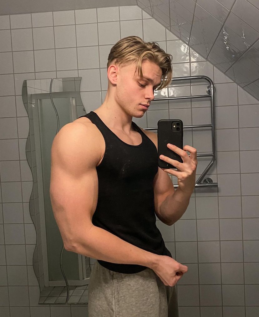 Profil de Maceo, 21 ans, annonces sex à Orival
