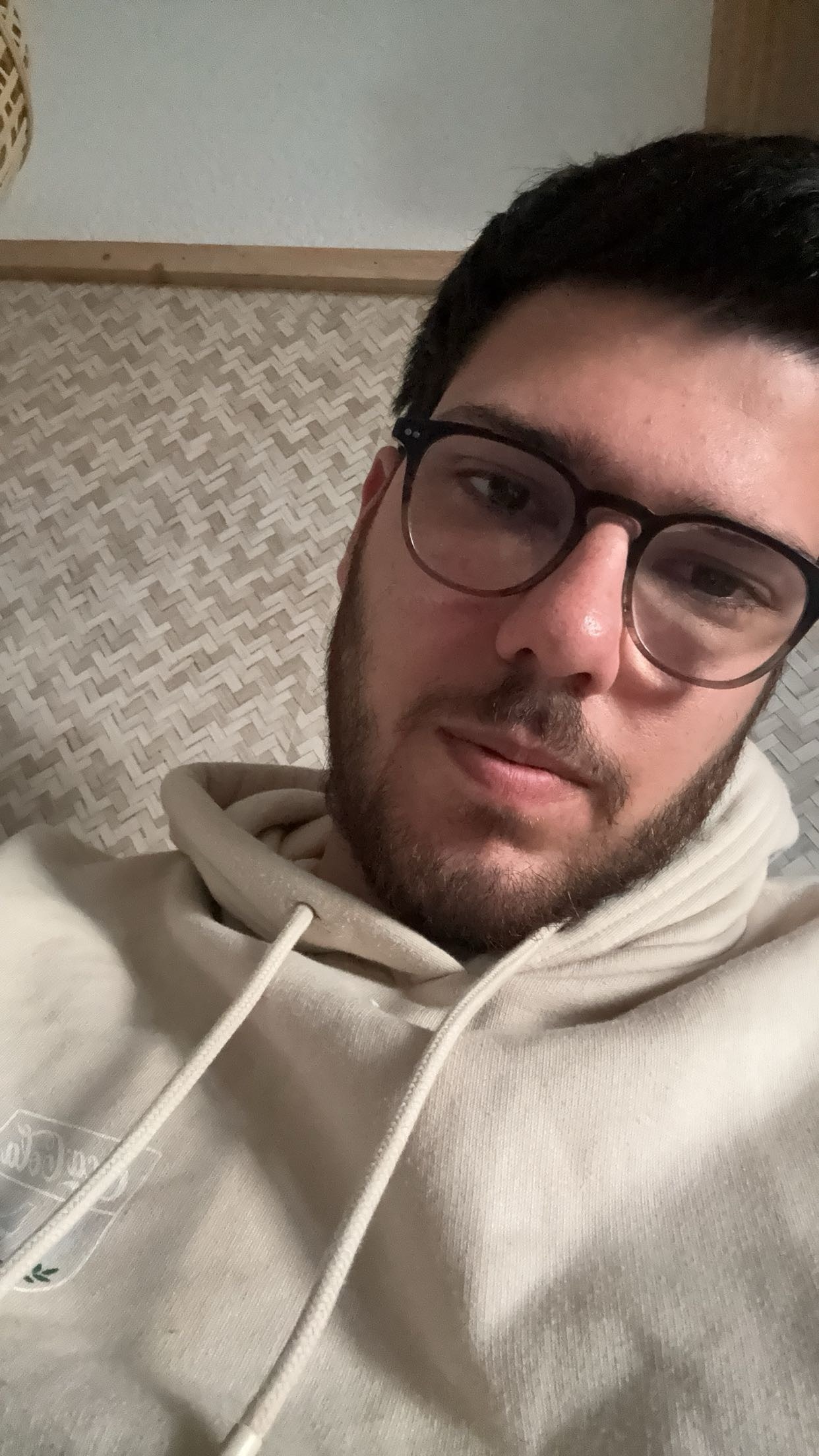 Profil de Janek, 23 ans, annonces sex à Molosmes