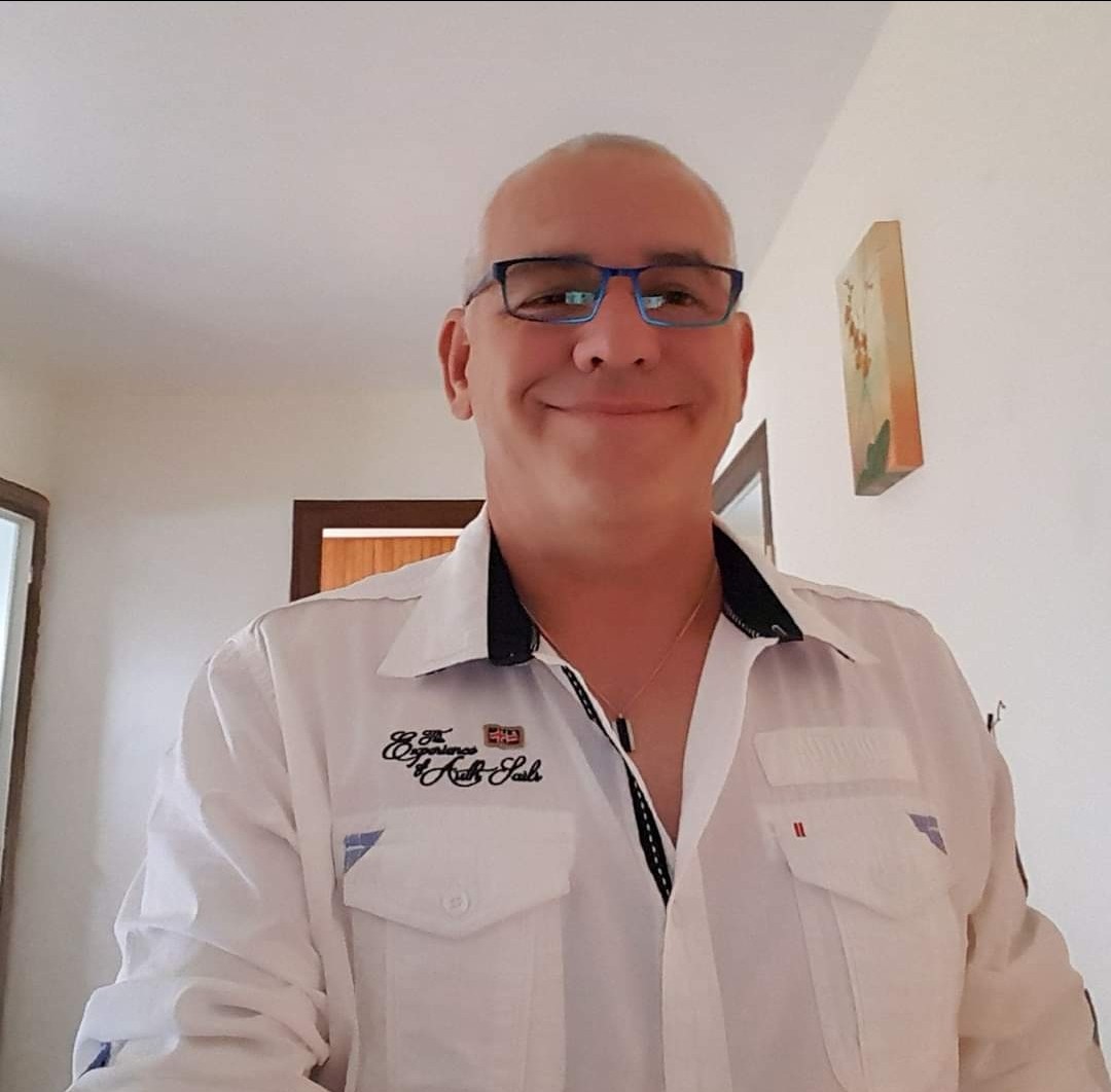 Profil de Issan, 52 ans, annonces sex à Macé