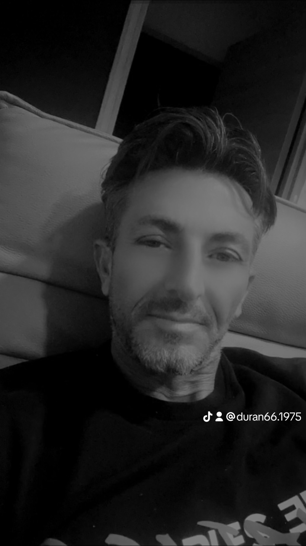 Profil de Valentino, 50 ans, annonces sex à Hanvoile