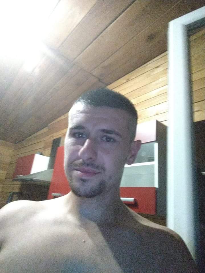 Profil de Jacques-pierre, 33 ans, annonces sex à Garrevaques