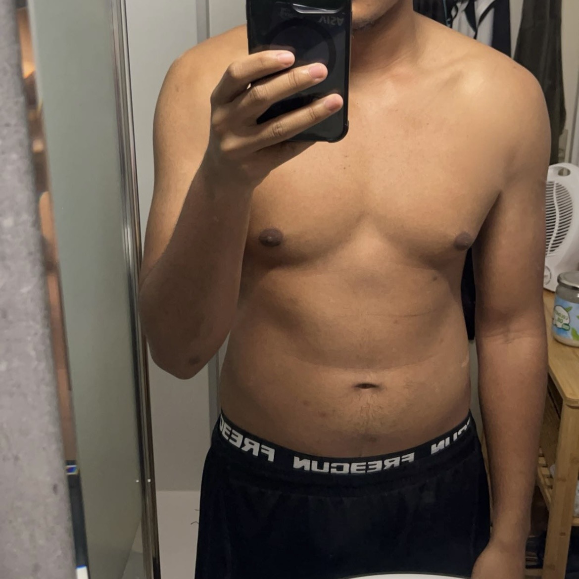 Profil de Amoro, 21 ans, annonces sex à Monthaut
