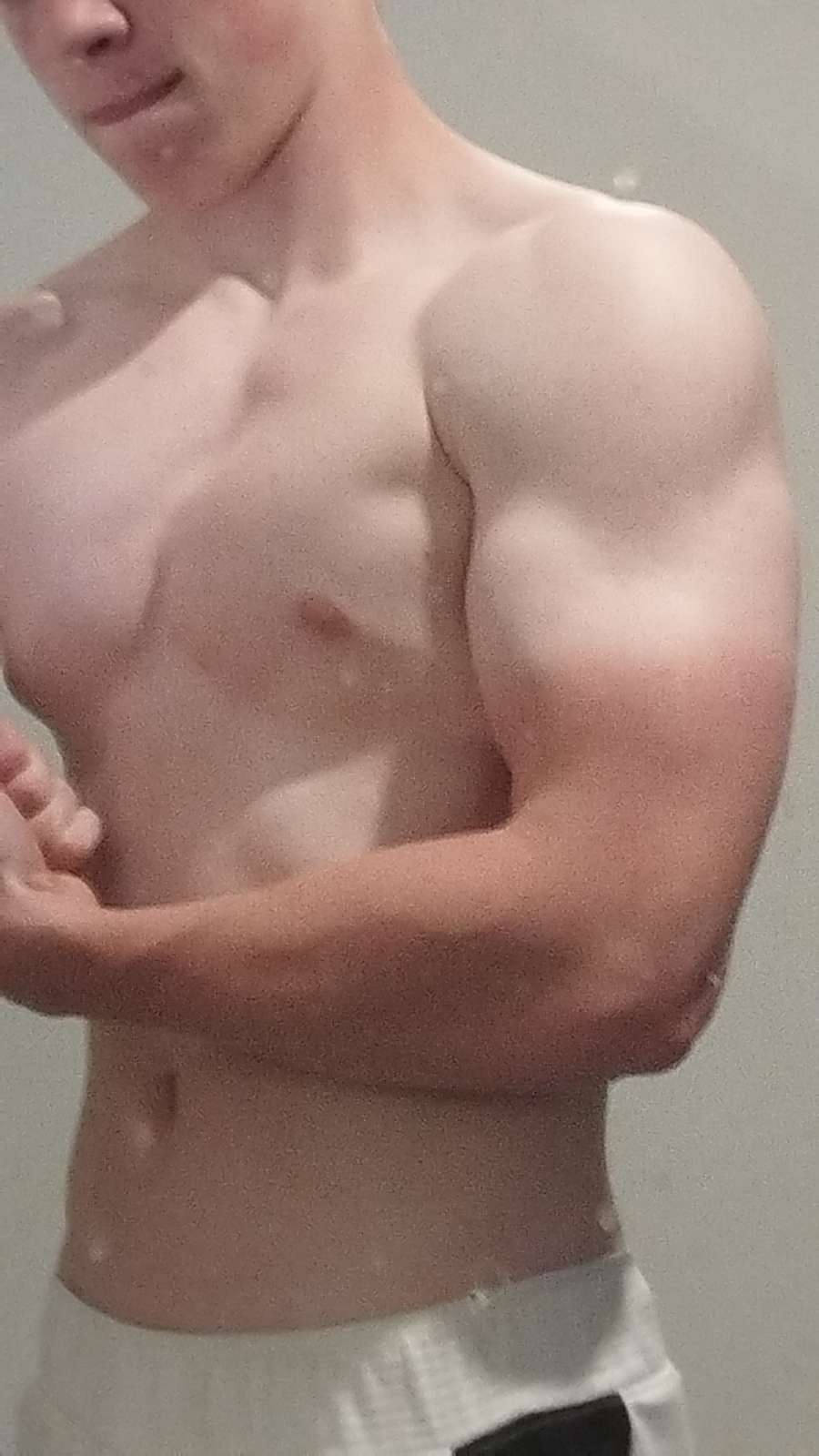 Profil de Neals, 18 ans, annonces sex à Touvre