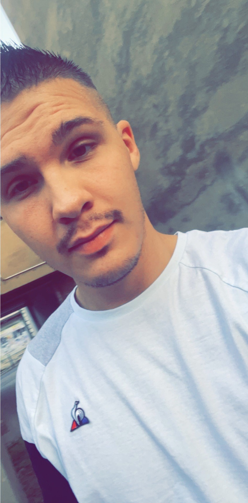 Profil de John-paul, 23 ans, annonces sex à Ambléon