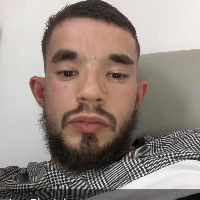 Profil de Chrysostome, 28 ans, annonces sex à Dolving