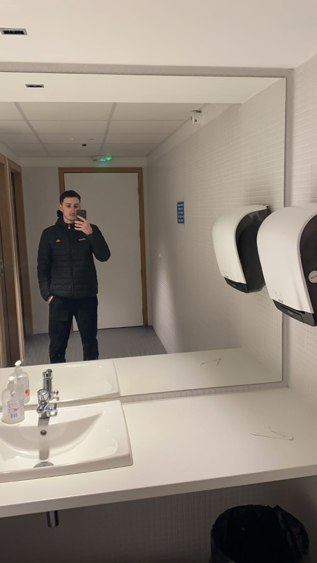 Profil de Zaidi, 18 ans, annonces sex à Renauvoid